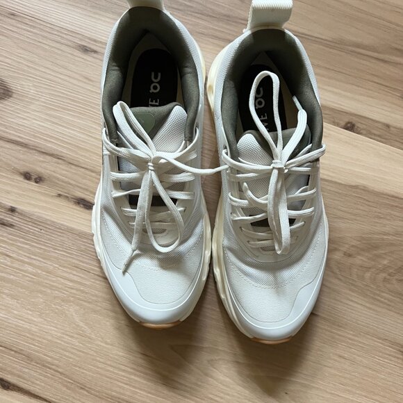 On Running Cloudtilt 2. Like New Excellent Condition. Womens 7. - Picture 2 of 7